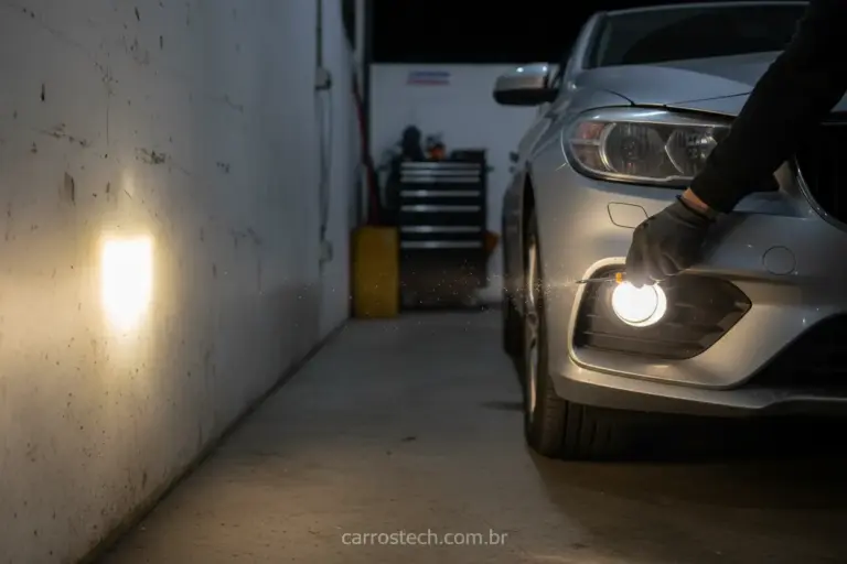 Guia completo sobre como regular o farol de milha do seu carro.
